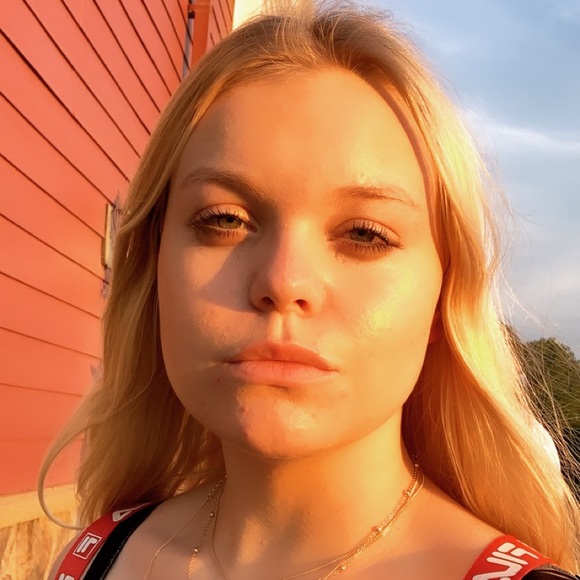Meet your Posher, Cierra - Picture 1 of 1